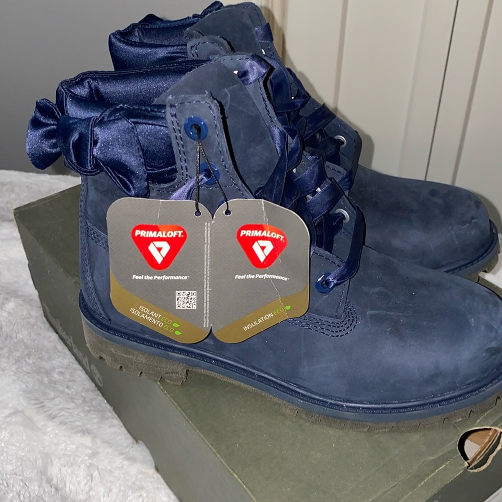 Rare 💙BNWT Timberland Boots w/ Satin Bow